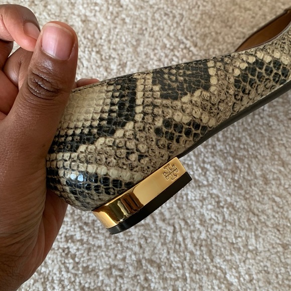 Tory Burch SnakeSkin pointed Toe Flats Size 5.5 - Picture 15 of 15